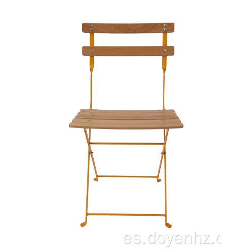 Silla plegable con estructura de acero con tapa de madera